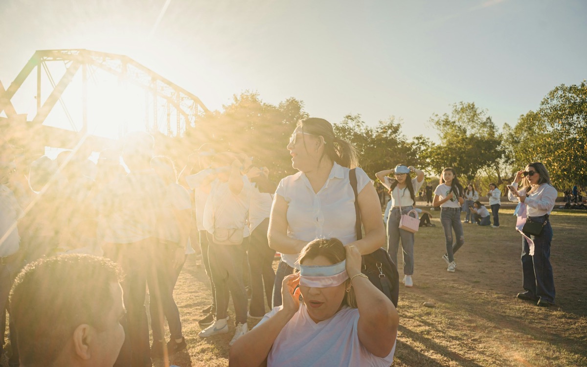 Foto bij Openluchtspel in park met rollenkaart