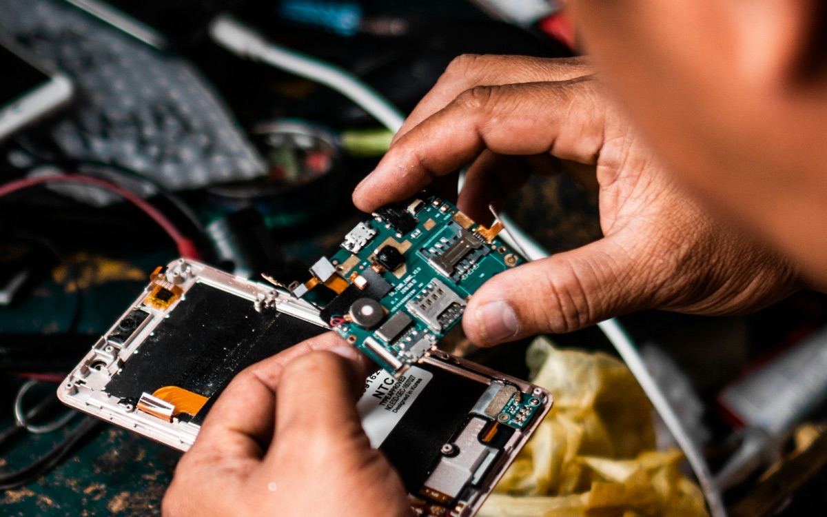 Foto bij Oude elektronica openmaken / repairlab