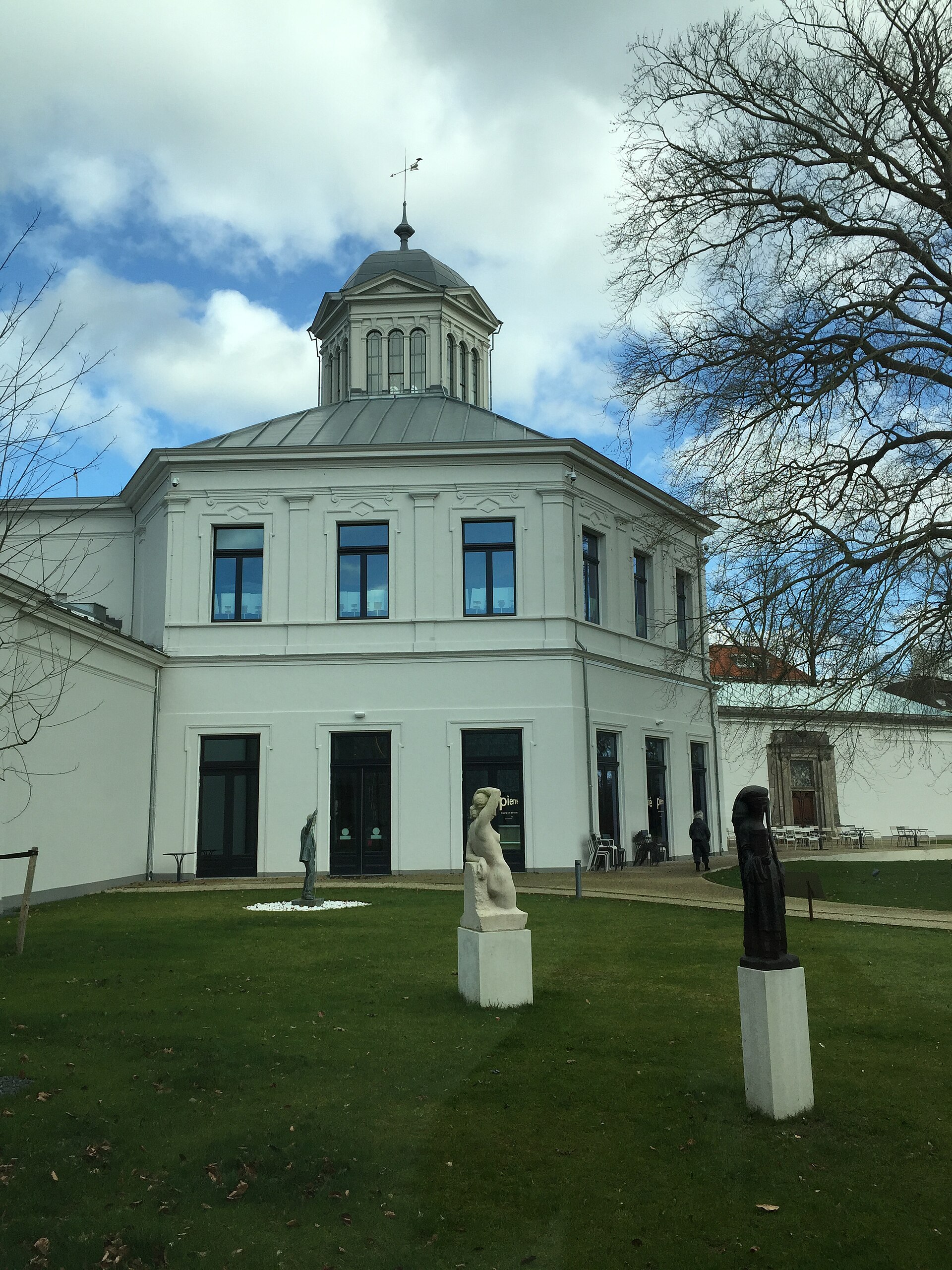 Foto bij Museum Arnhem